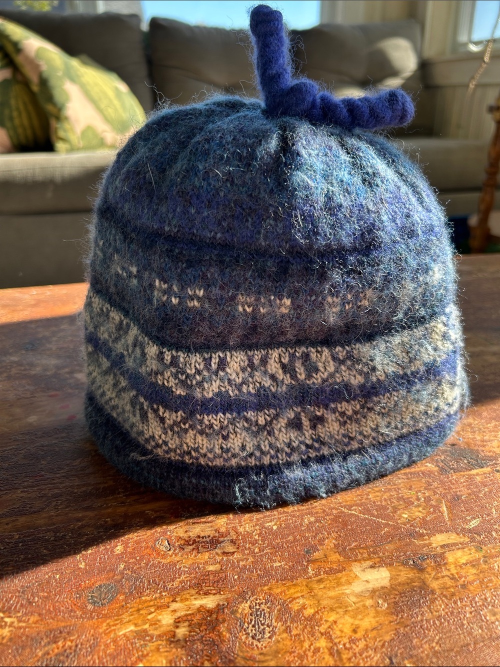 Vintage 100% wool hat with fleece lining